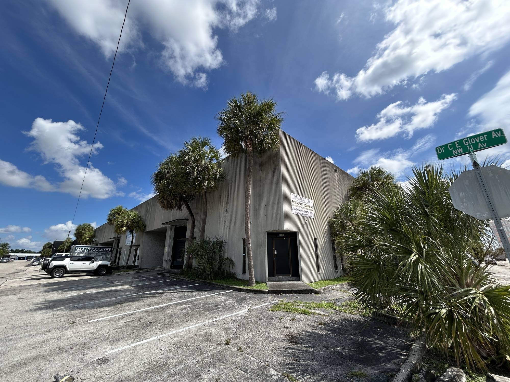 990 NW 11th Ave, Fort Lauderdale, FL 33311