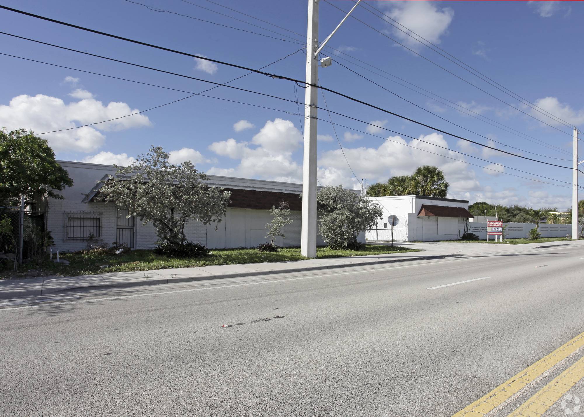1661 N Dixie Hwy, Pompano Beach, FL 33060, photo 2