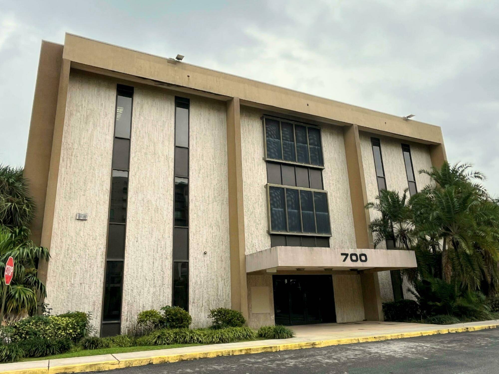 700 E Dania Beach Blvd, Dania Beach, FL 33004