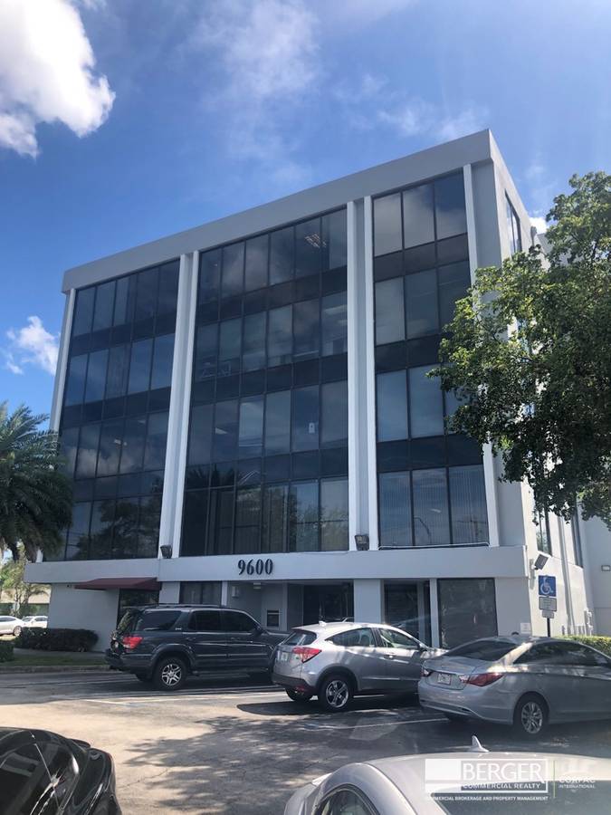 9600 W. Sample Road, photo 11