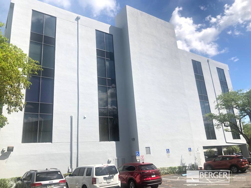 9600 W. Sample Road, photo 13