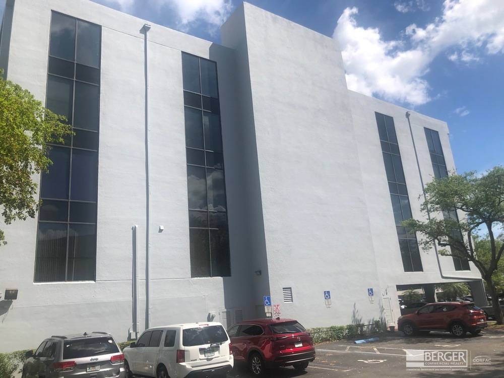 9600 W. Sample Road, photo 12