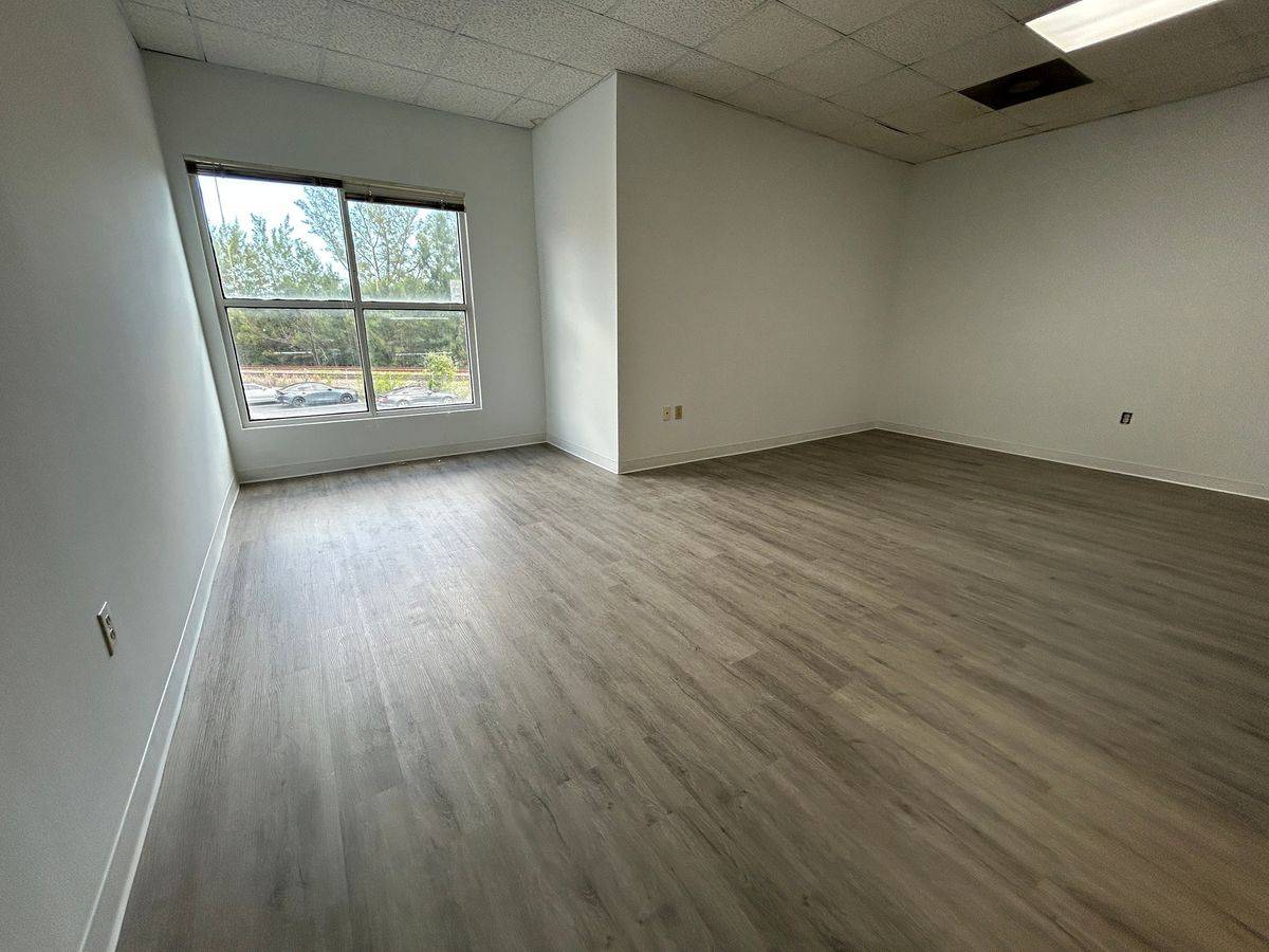 20149 NE 16th Pl, photo 5