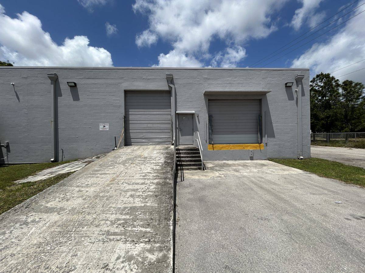 701 NW 57th Pl, photo 3
