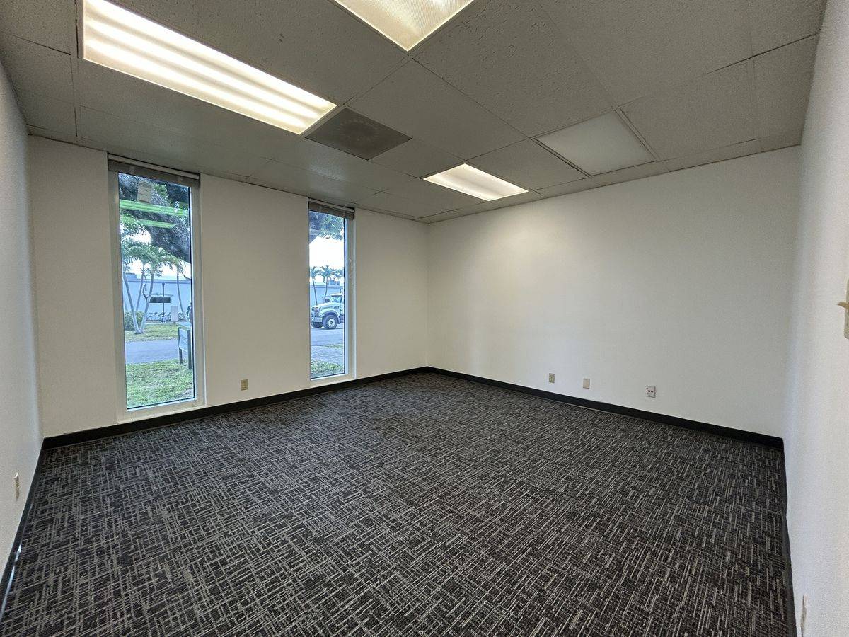 701 NW 57th Pl, photo 8