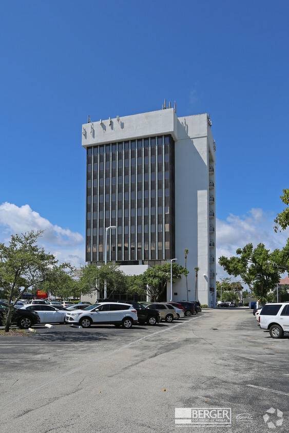 4875 N. Federal Highway, photo 2