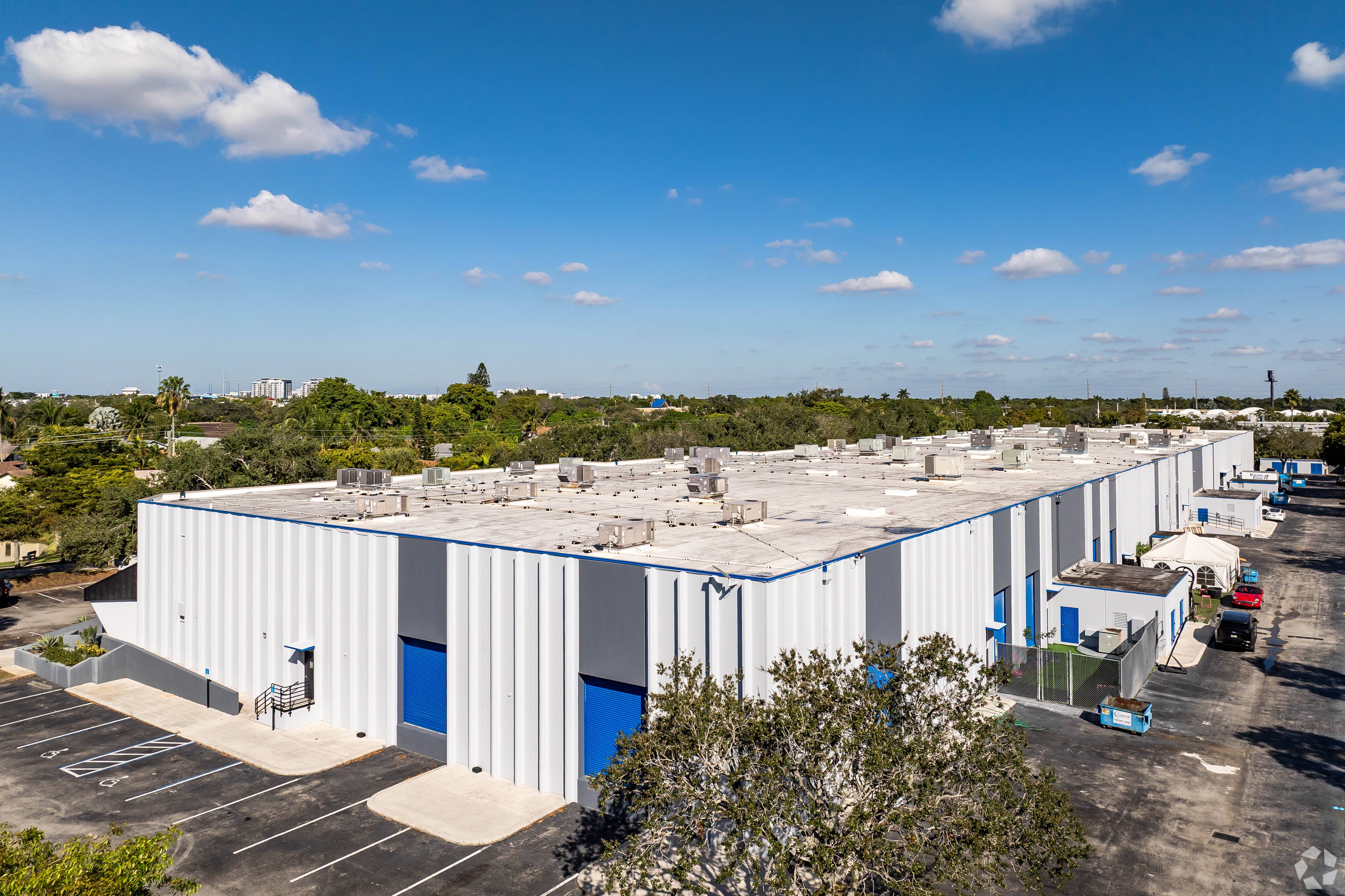 DAVIE INDUSTRIAL CENTER, photo 4