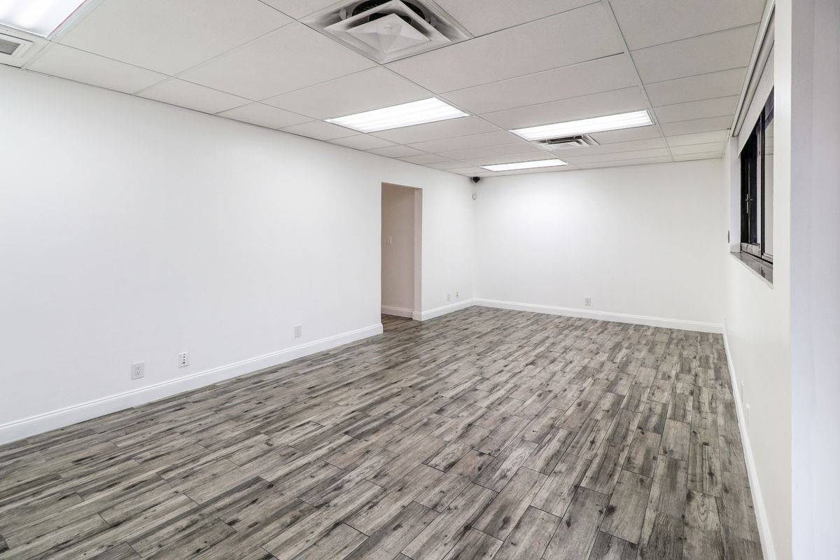 1239 NE 8th Ave, photo 5