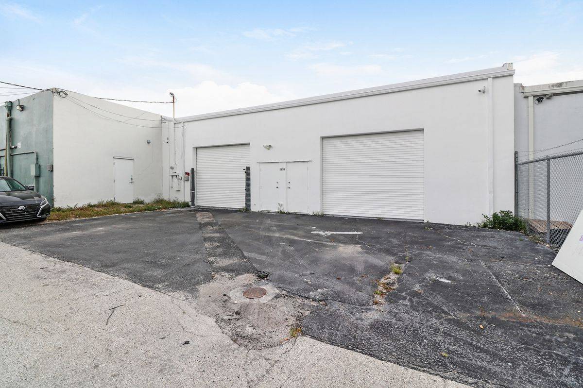 1239 NE 8th Ave, photo 22