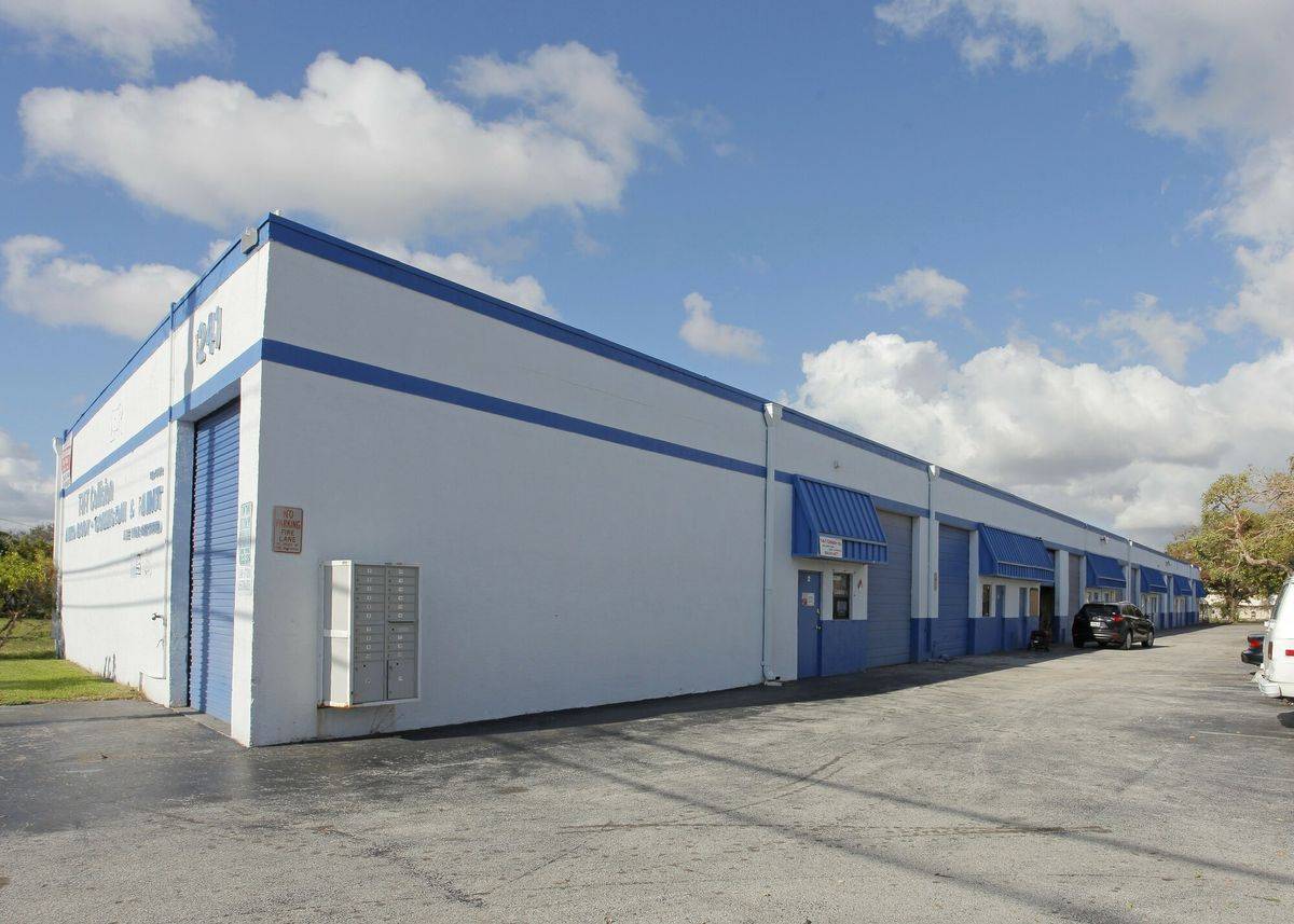 Airpark Commerce Center, photo 3
