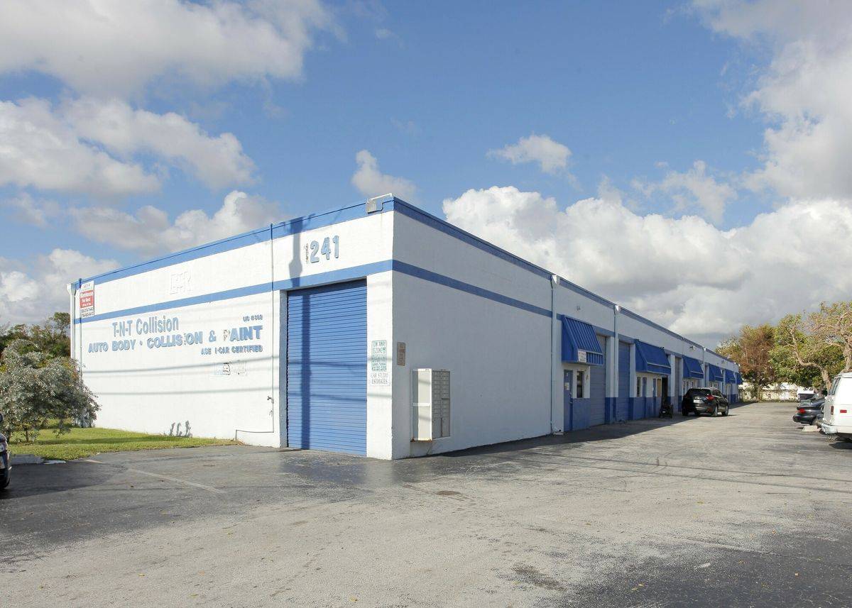 Airpark Commerce Center, photo 2
