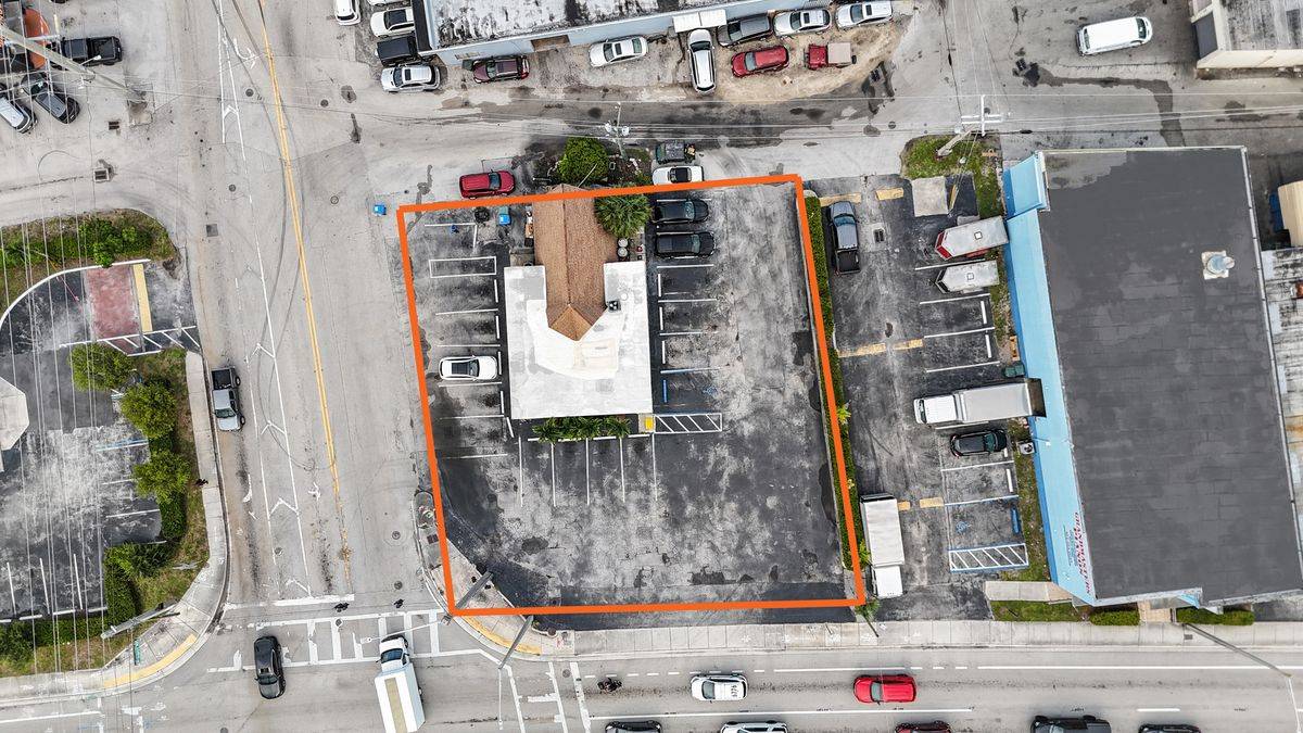 4390 N Dixie Hwy, photo 8