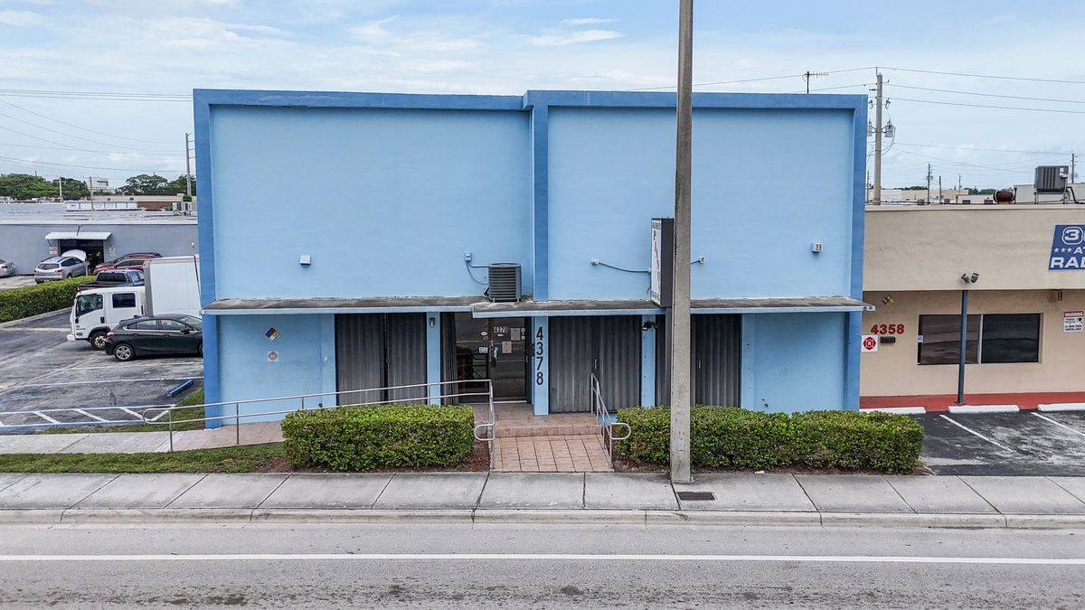 4378 N Dixie Hwy, photo 3