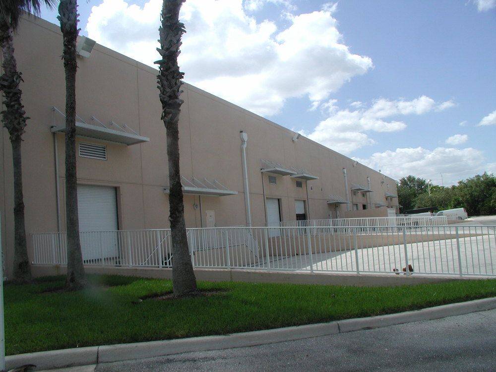 East Port Center, photo 3