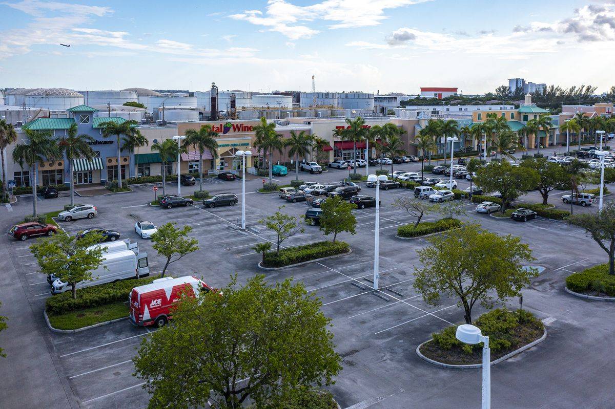 The Harbor Shops, photo 7