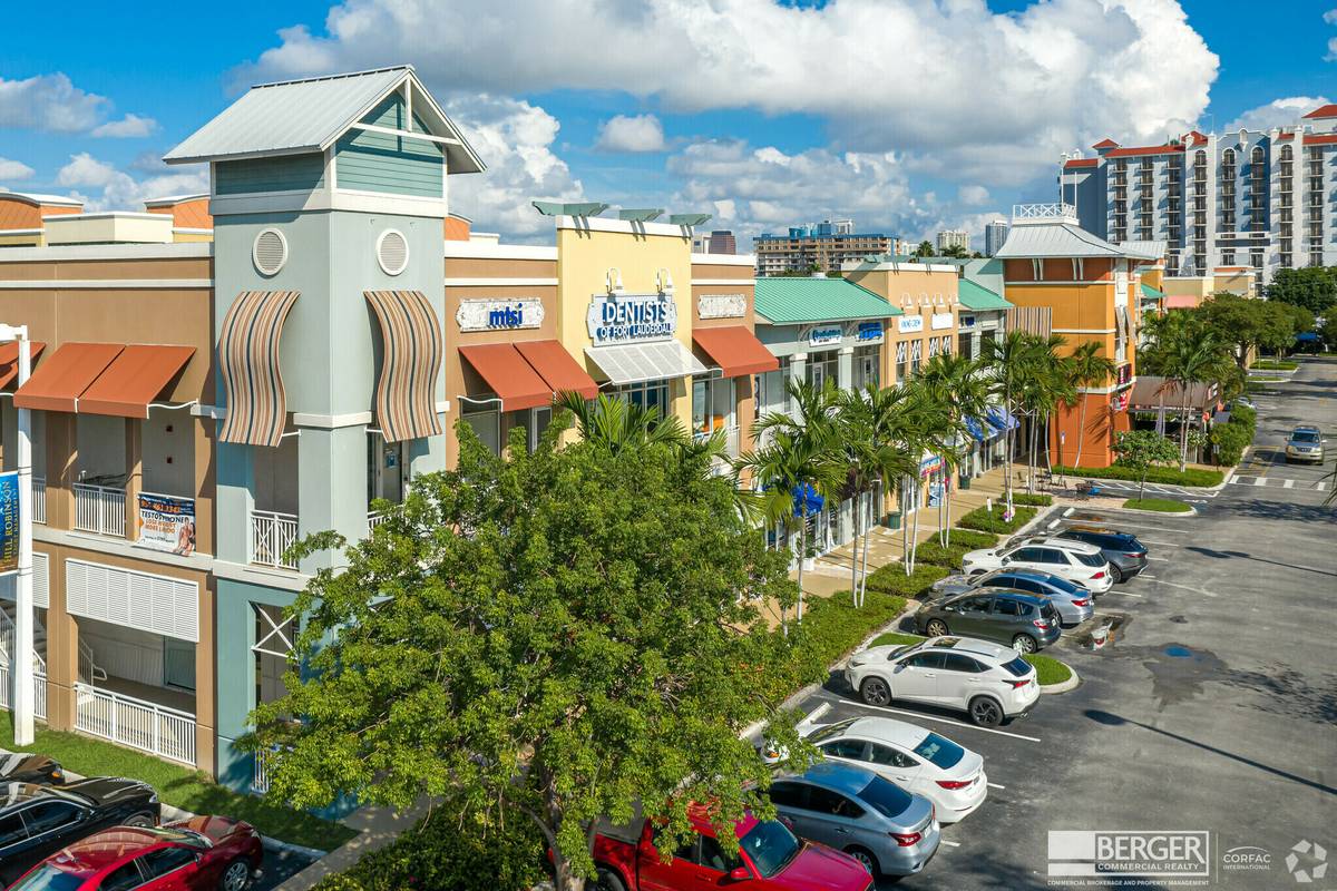 The Harbor Shops, photo 2