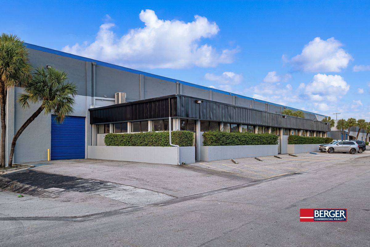 Parkway Commerce Center, photo 4