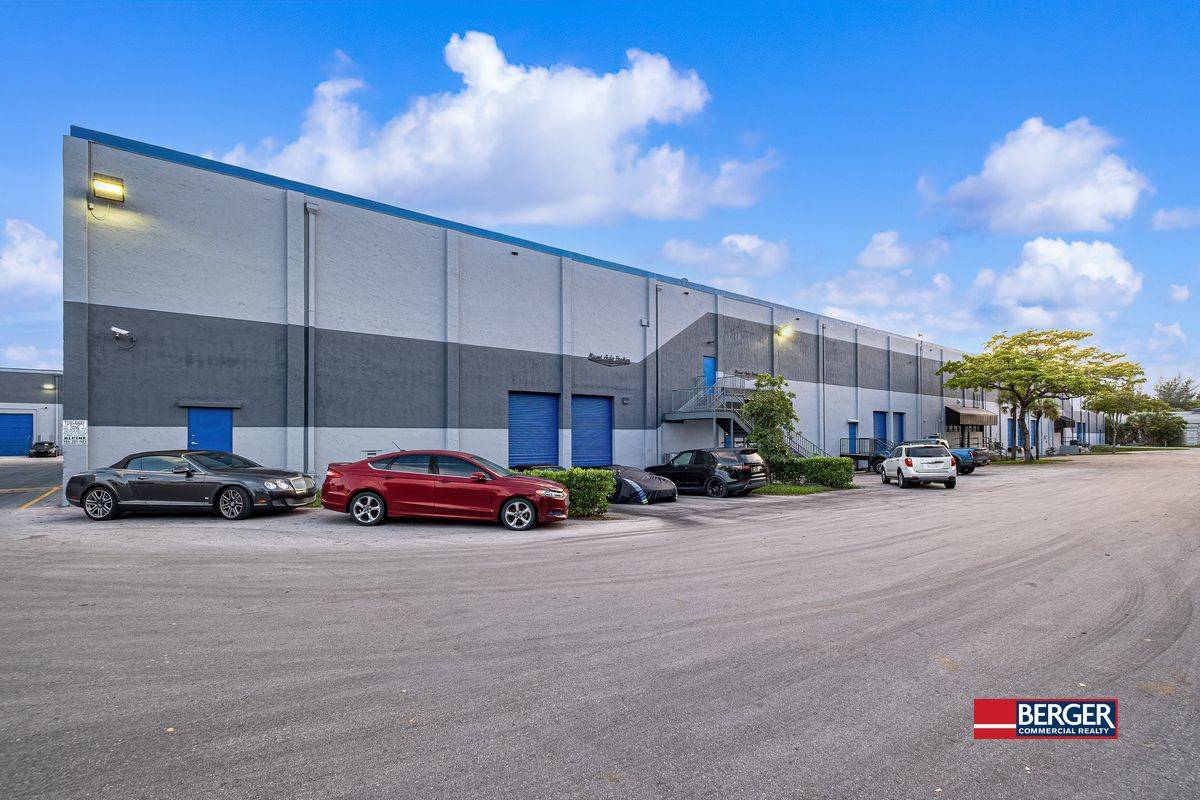 Parkway Commerce Center, photo 6