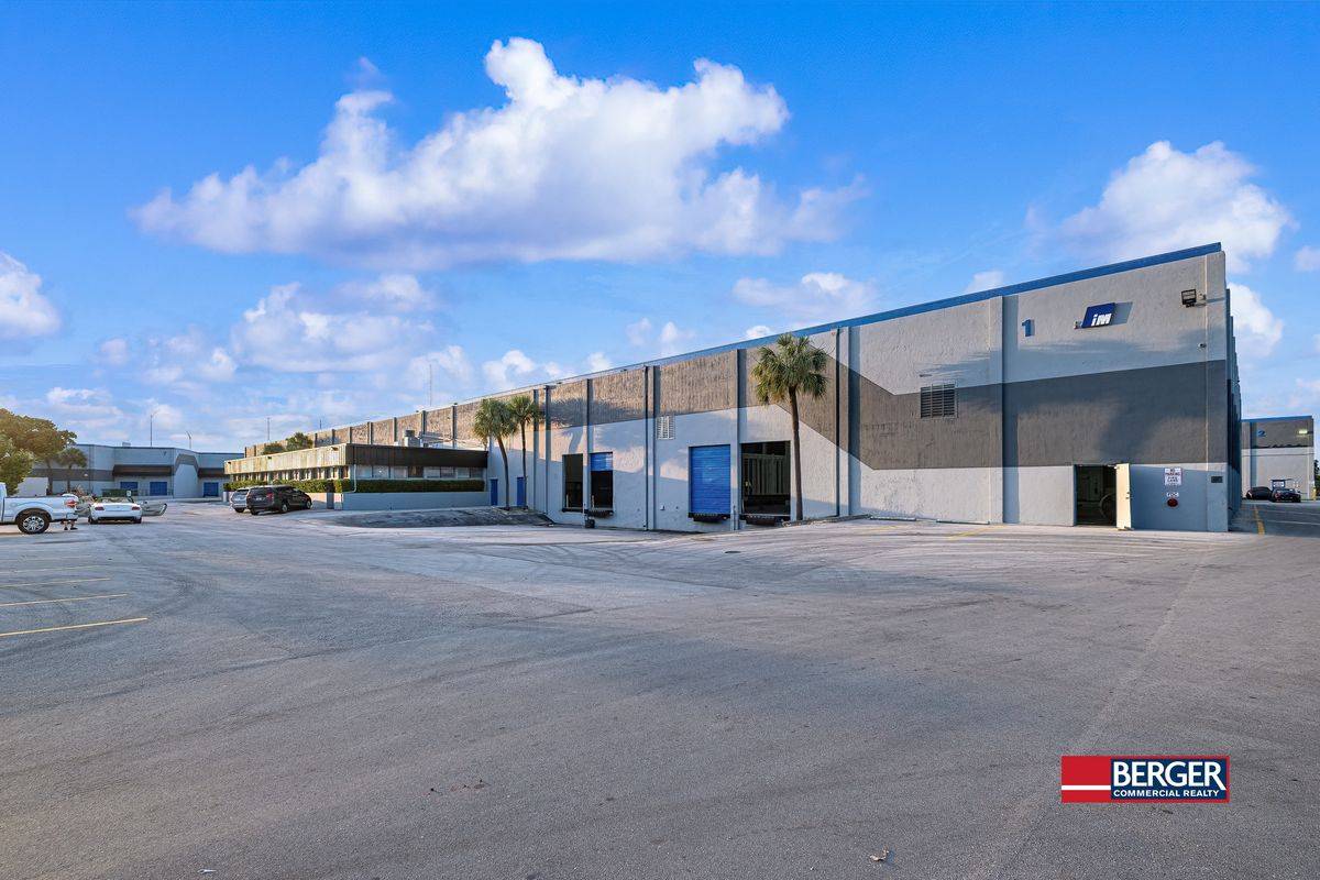 Parkway Commerce Center, photo 2