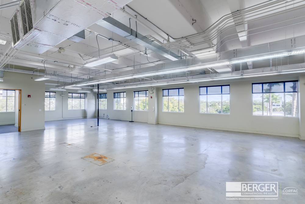 900 SE 3rd Ave. Building, photo 8