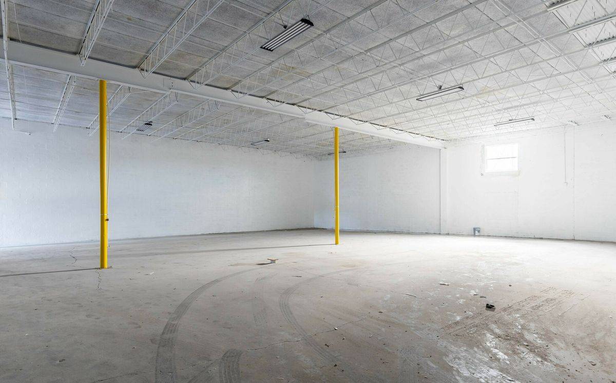 Twin Lakes Commerce Center, photo 5