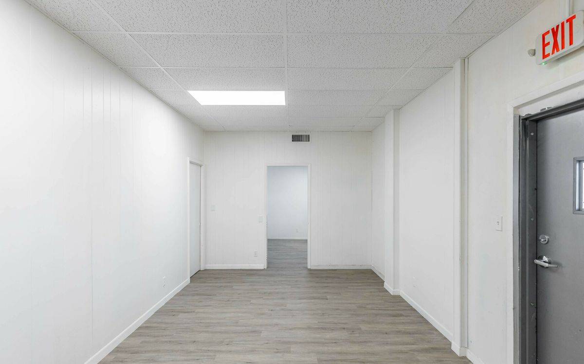 Twin Lakes Commerce Center, photo 8