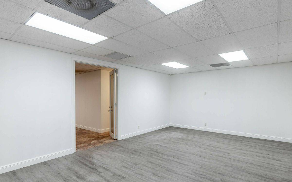 Twin Lakes Commerce Center, photo 7