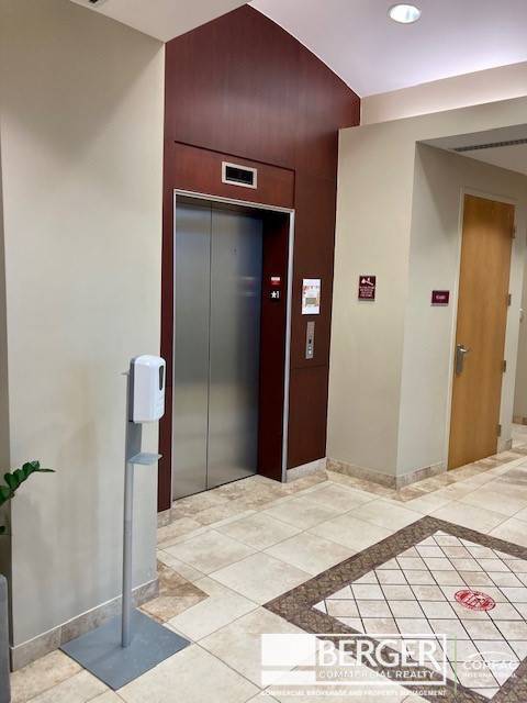 2005 Vista Pky, photo 7