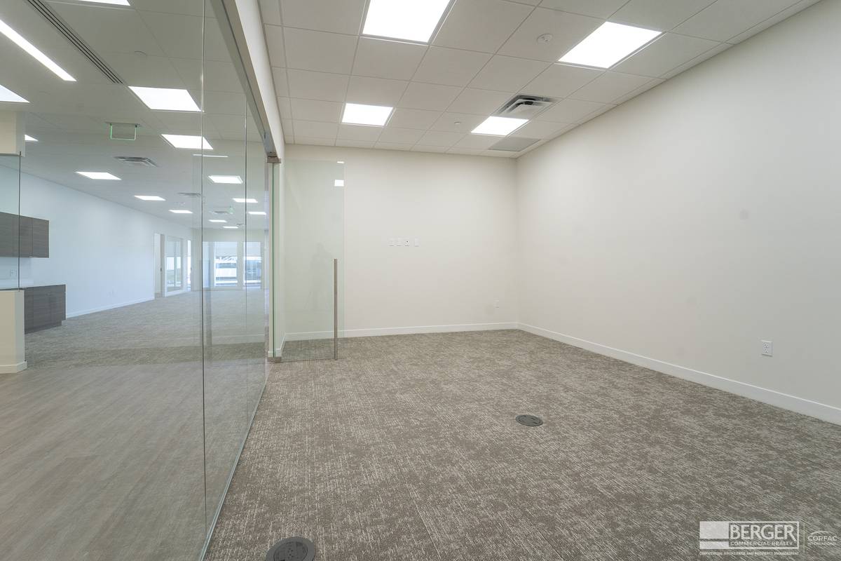 The 550 Building, photo 32