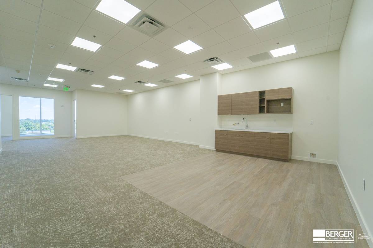 The 550 Building, photo 6