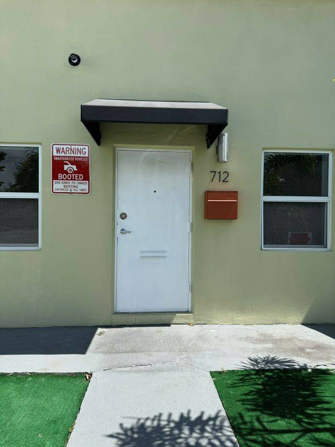 710-714 NE 1st Avenue, photo 12