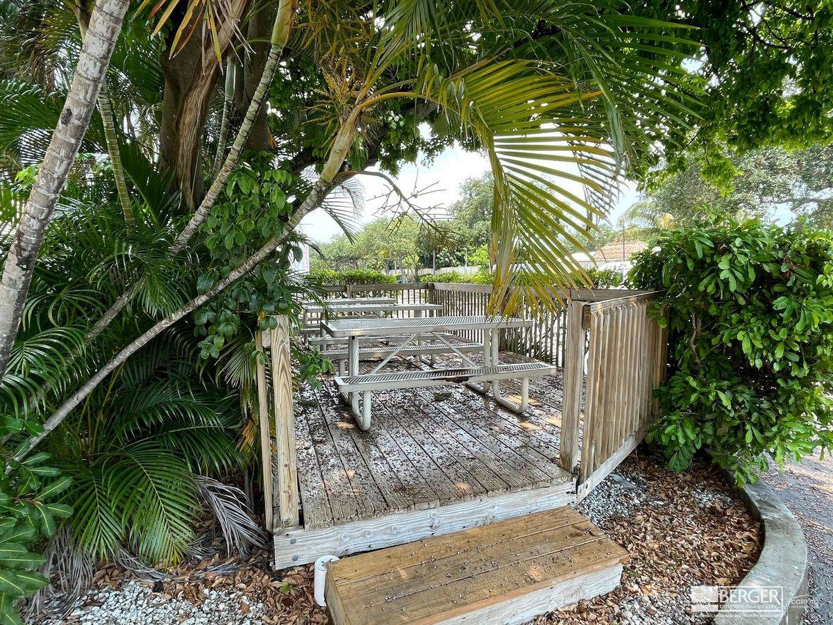 2610 NW 55th Ct, photo 9