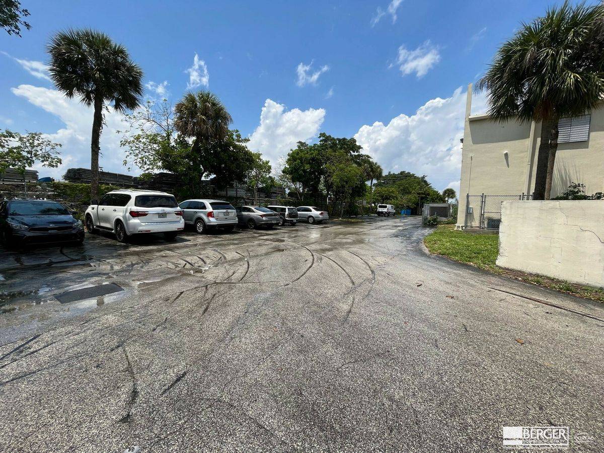 2610 NW 55th Ct, photo 10