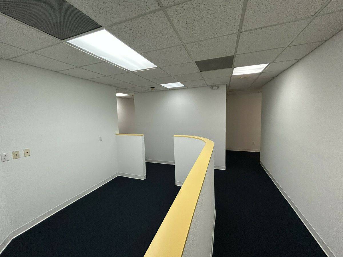 20157 NE 16th Pl, photo 6