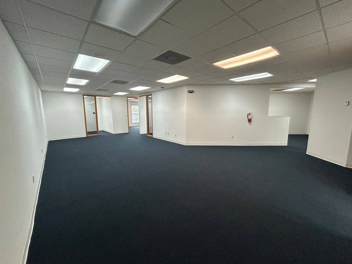 20157 NE 16th Pl, photo 5