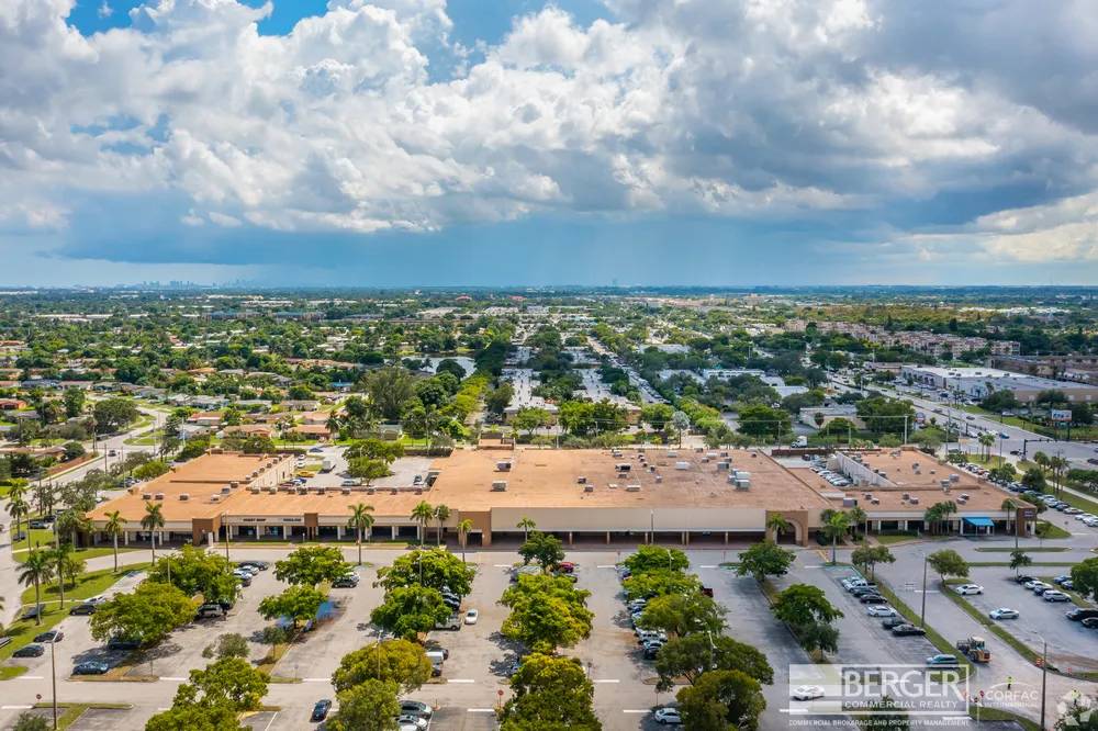Lauderdale Marketplace, photo 2