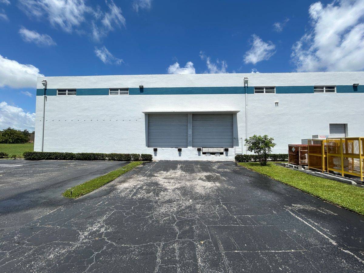 2700 Gateway Dr, photo 8