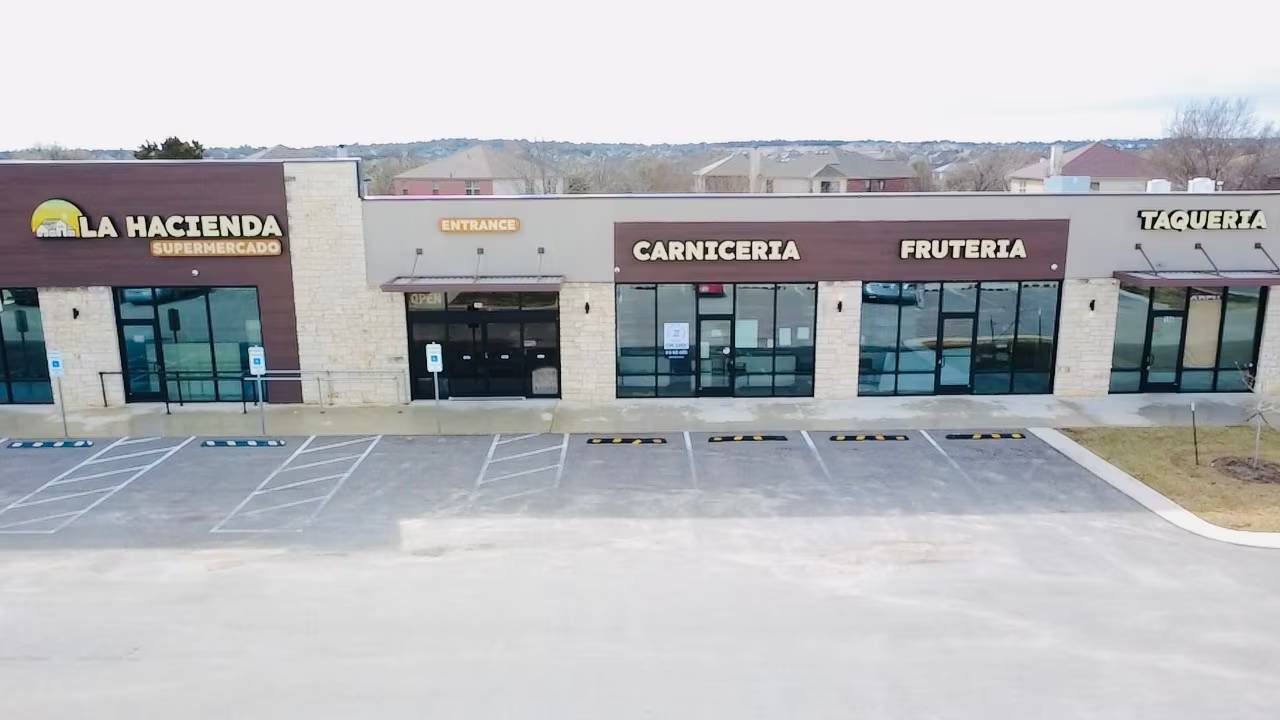 Hero Plaza Retail Center, photo 3