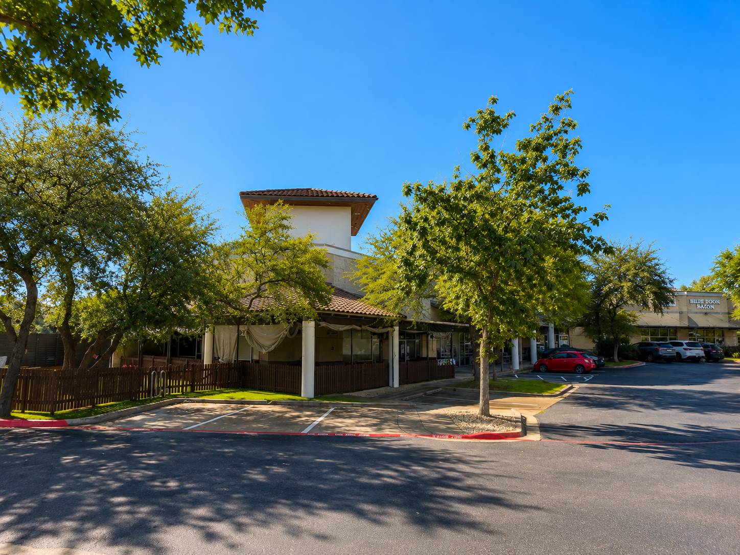 Village Oaks, photo 2