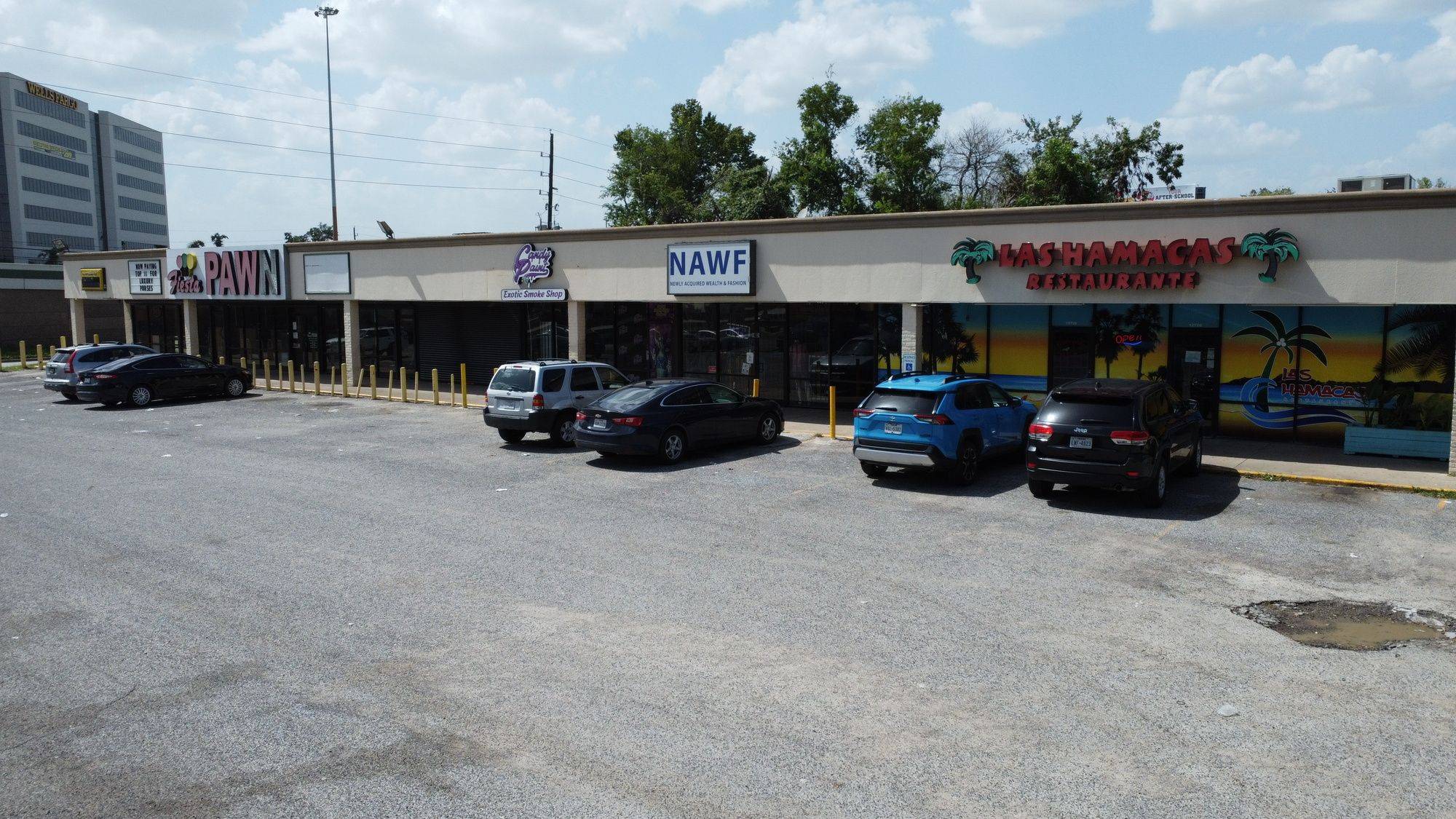 Greenspoint Shopping Center, photo 5