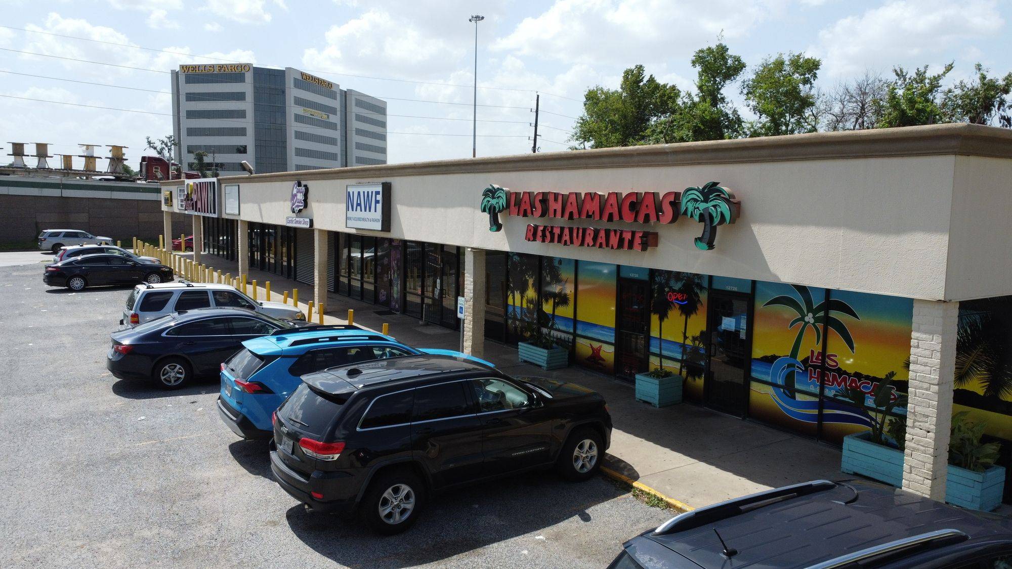 Greenspoint Shopping Center, photo 6