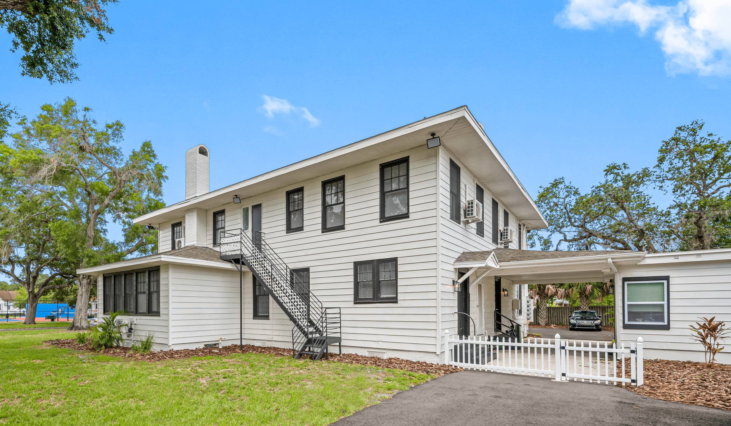 Twelve Oaks, photo 6