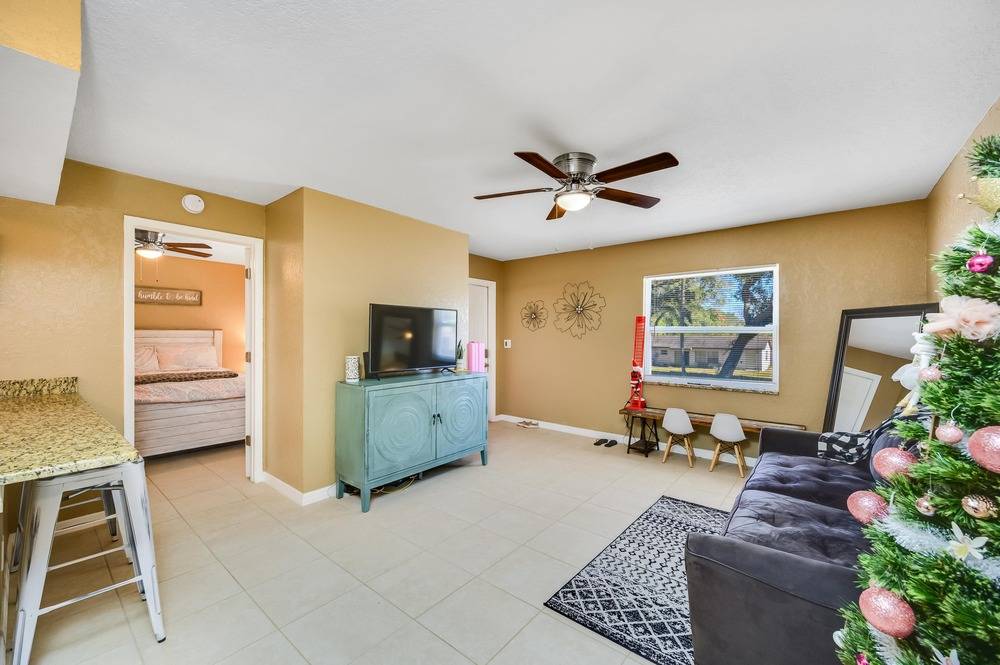 Oak Park Apartments, photo 13