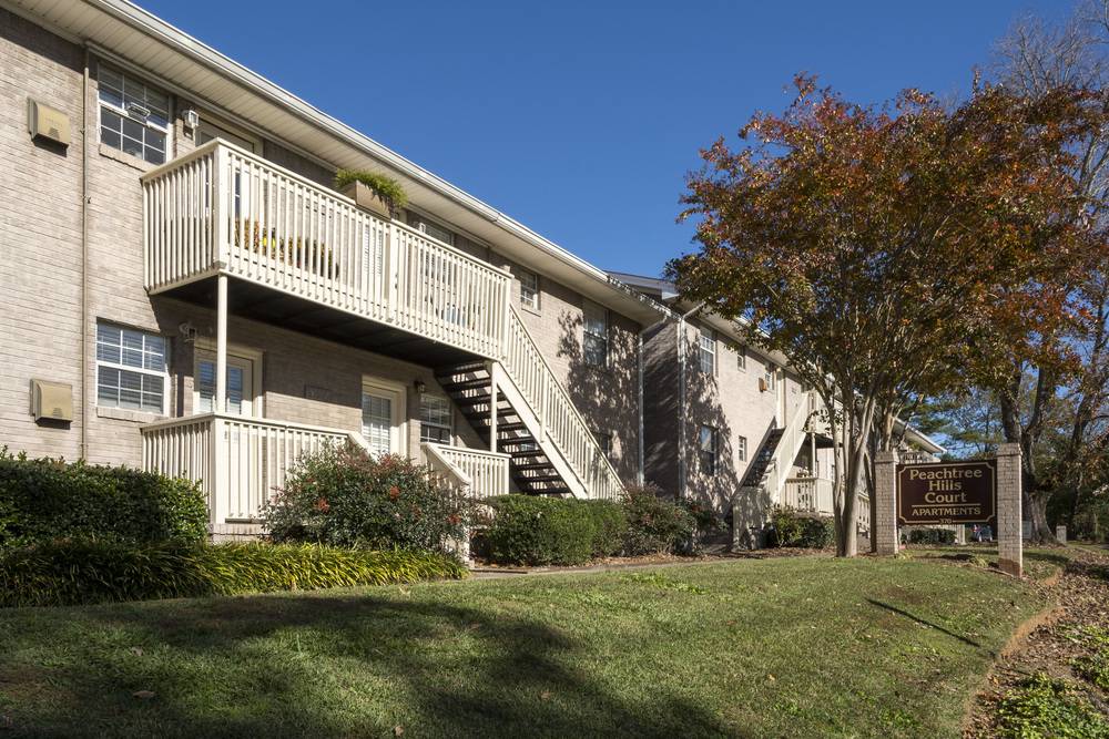 Peachtree Hills Court, photo 4