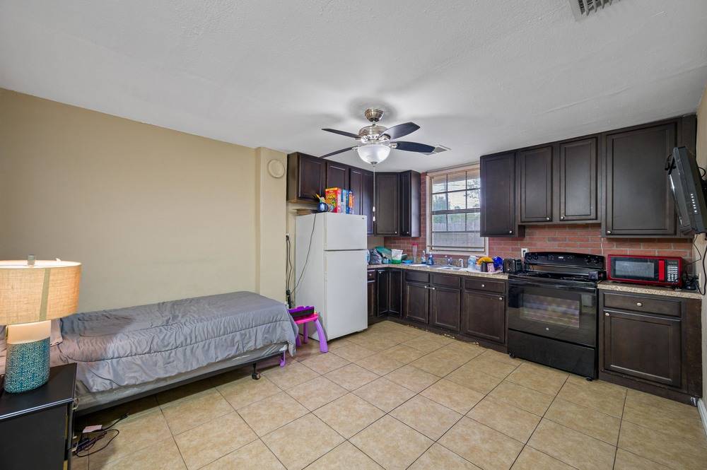 Pinewood Apartments, photo 10