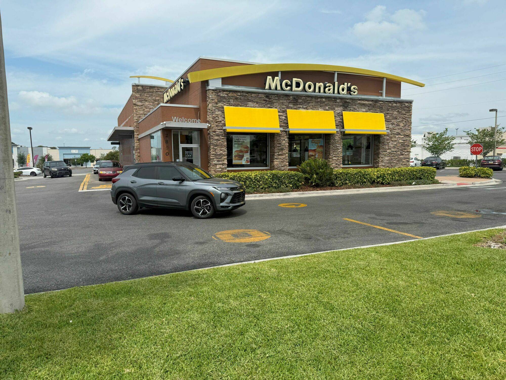 Lake Hills Plaza, photo 5