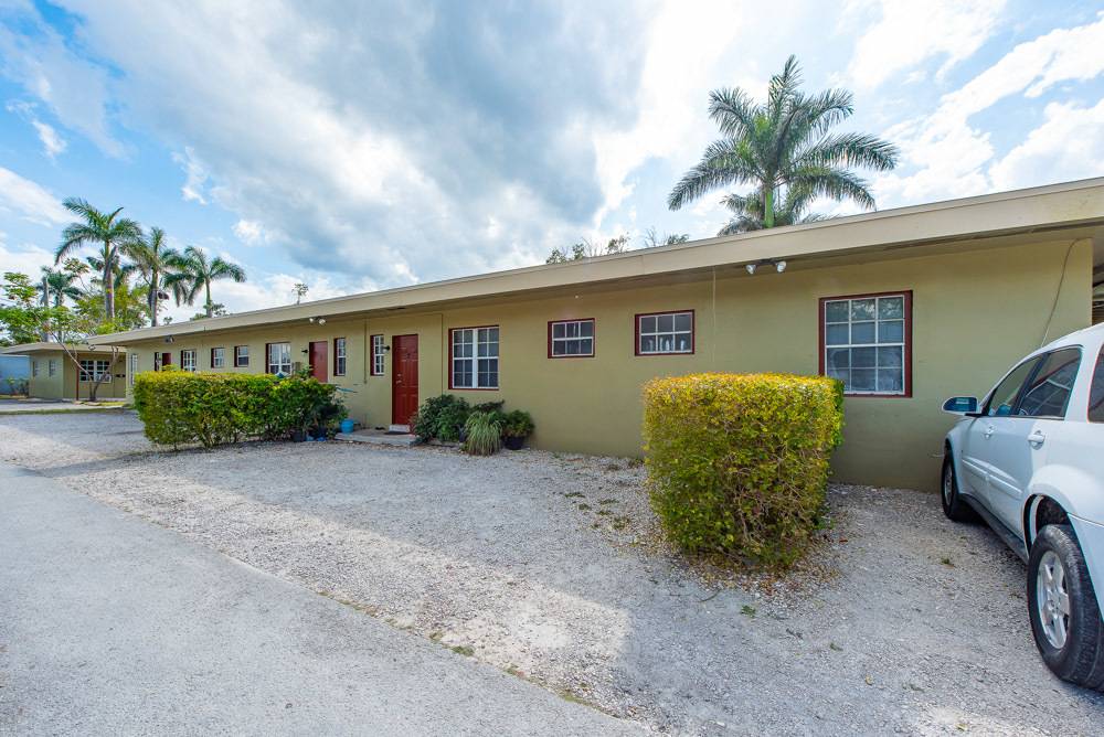 Royal Palm Apartments