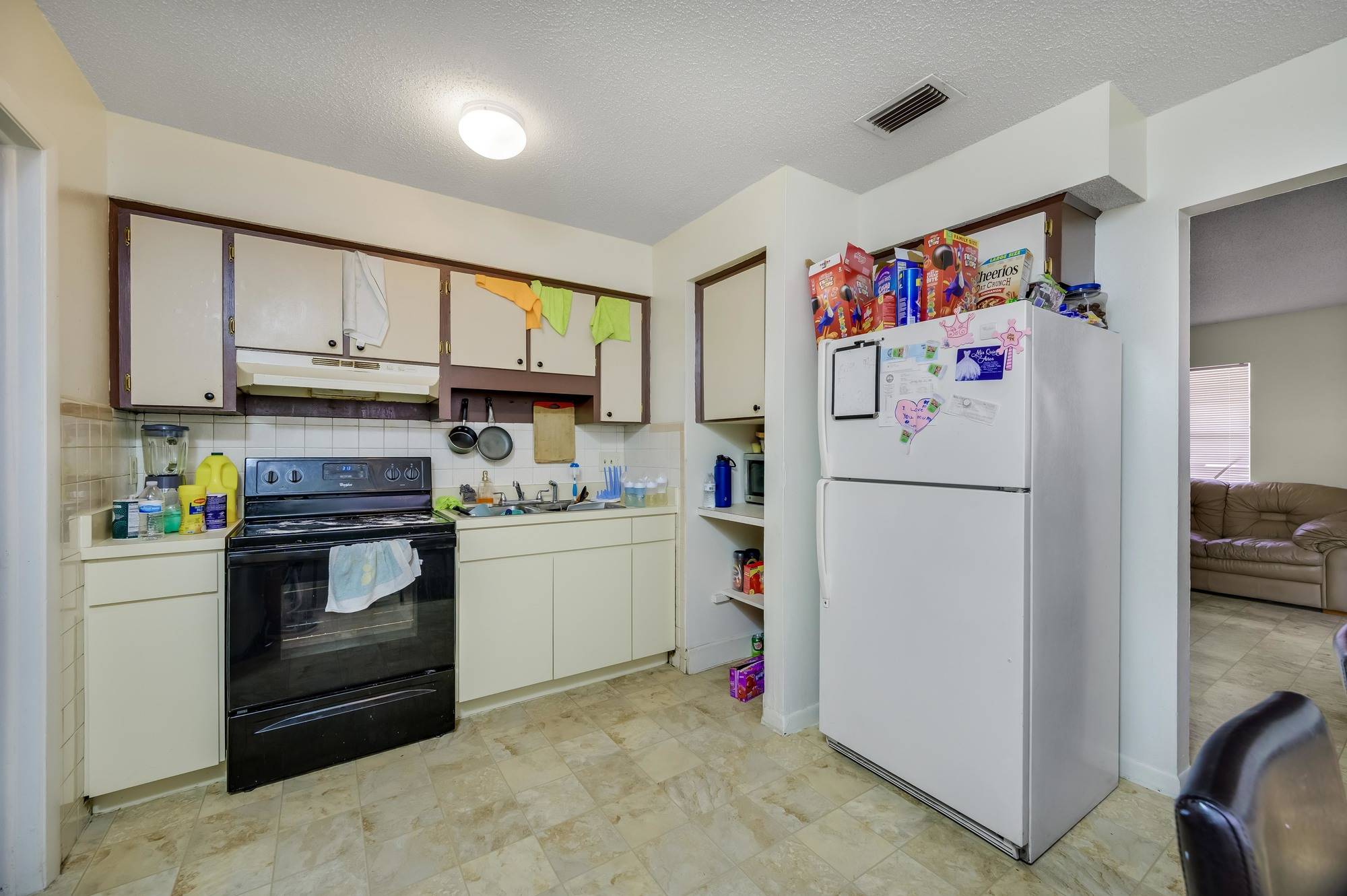 East 140th Ave Apartments, photo 9