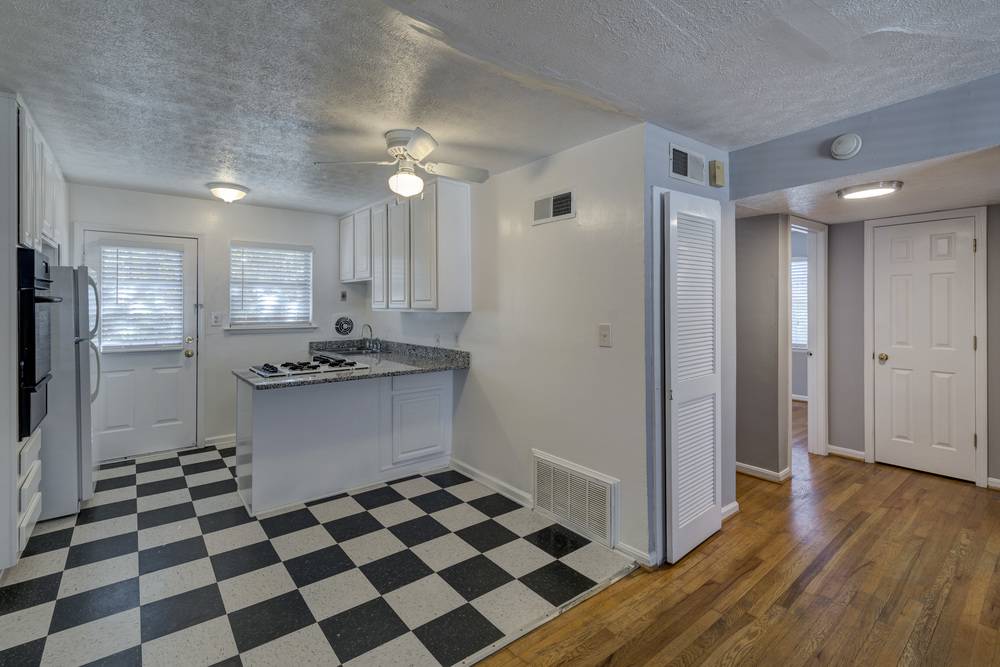 Peachtree Hills Court, photo 13