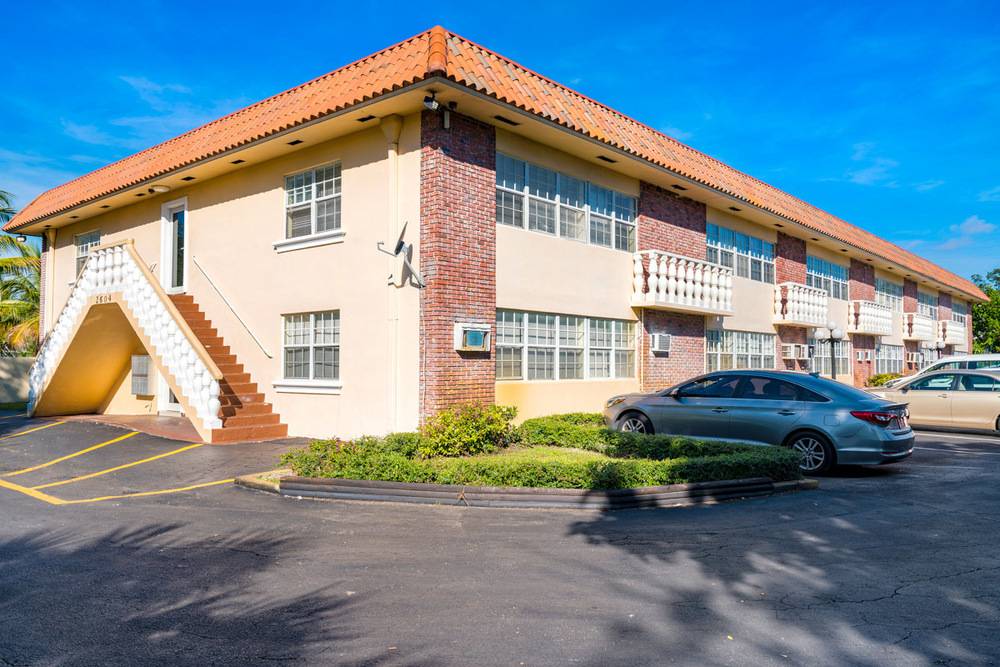 Camelot West Apartments, photo 10